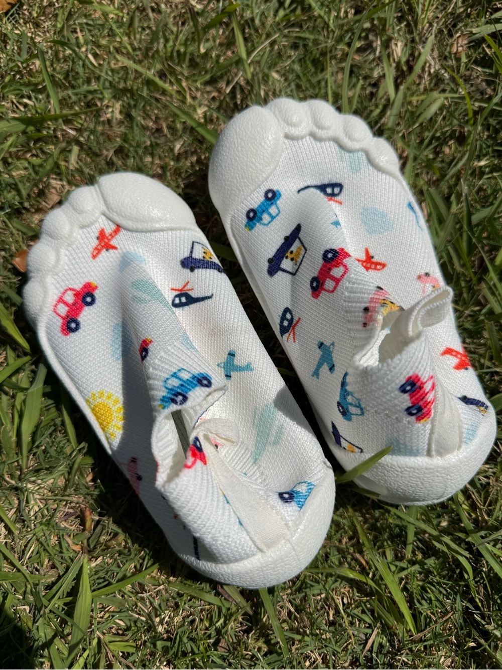 NEW Toddler Water Shoes with Colorful Vehicle Print Size 8
